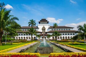 travel jakarta bandung